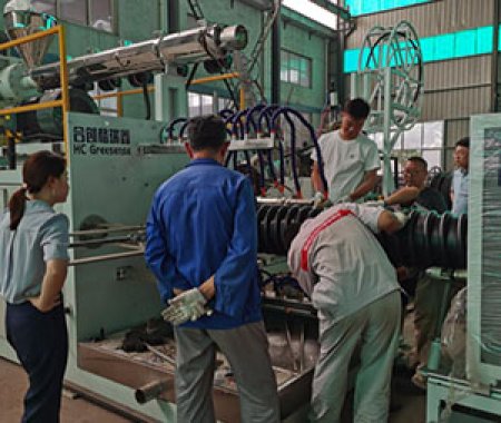 克拉管纏繞設備研發成功按客戶要求完成驗收